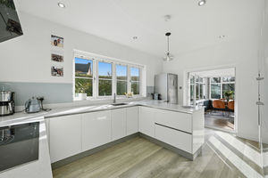 Breakfast kitchen- click for photo gallery